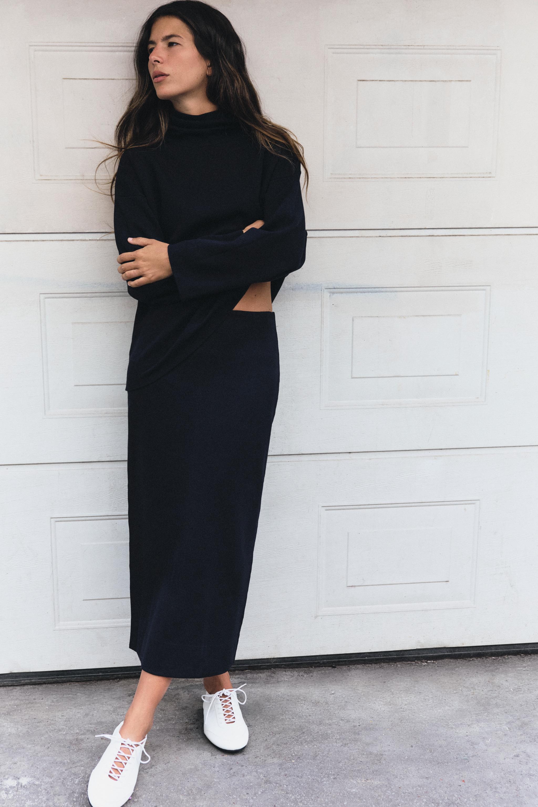 HIGH-WAIST MIDI KNIT SKIRT